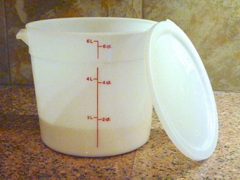 Dough Rising and Storage Bucket w/Lid – 2 qt. Round – Breadtopia