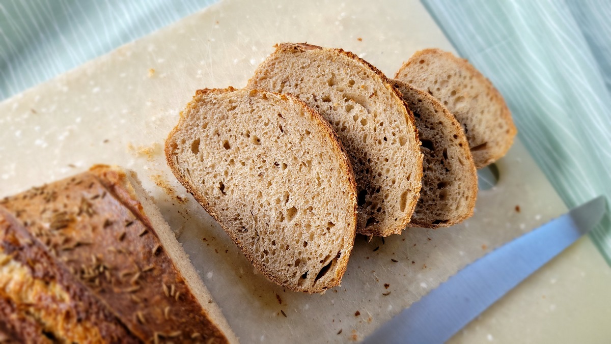 Brown Soda Bread Loaf With Caraway Seeds and Rye Recipe - NYT Cooking