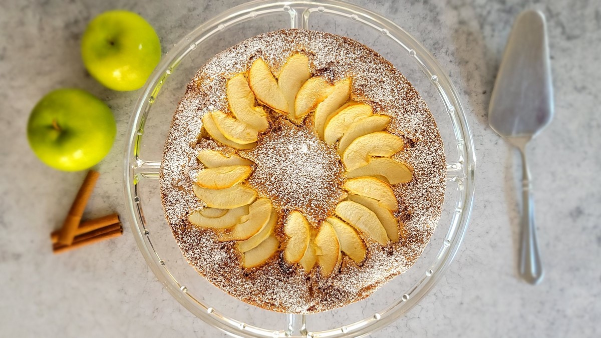 How to make an Eggless Whole Wheat flour Apple Cake Dessert
