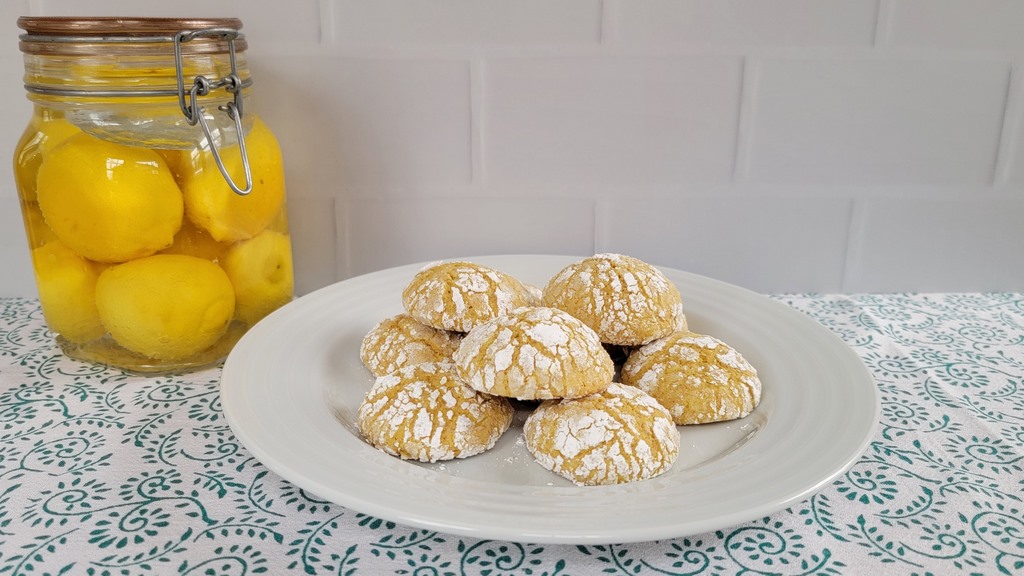 Lemon Spelt Crinkle Cookies